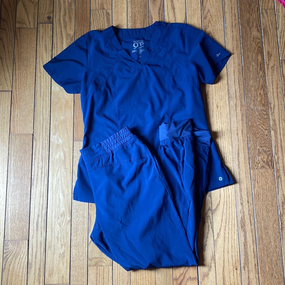 Barco one Navy scrub set